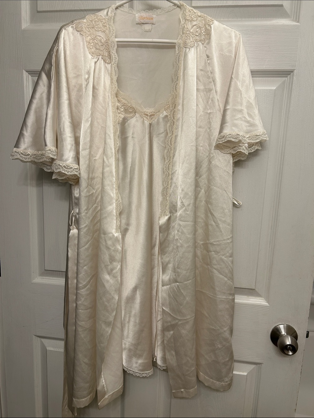 Silky Lace-Trim Robe & Chemise Set - Cream